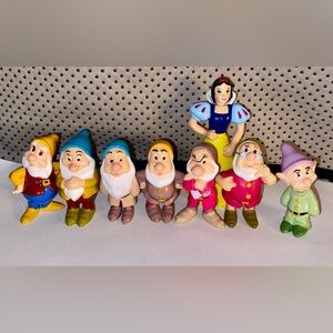 Snow White and Dwarfs Collectible Figurine Set - Multicolor